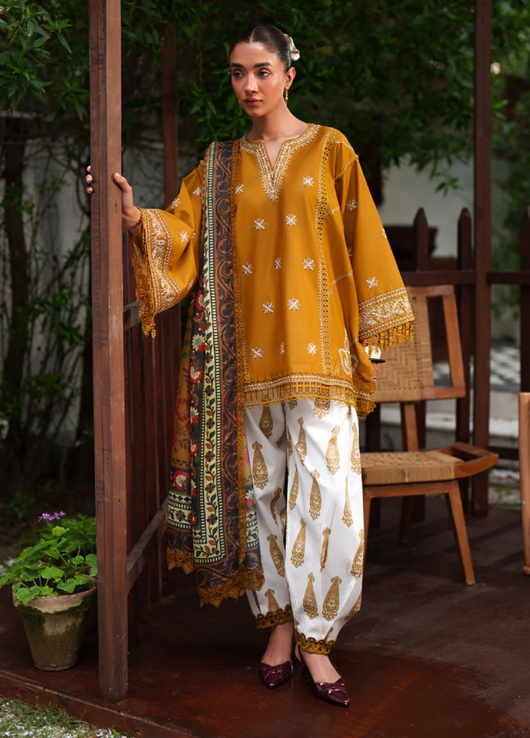Laanem by Saira Rizwan Unstitched Embroidered Lawn 3 Piece Suit SR26ULL ZOYA-B - Summer Collection