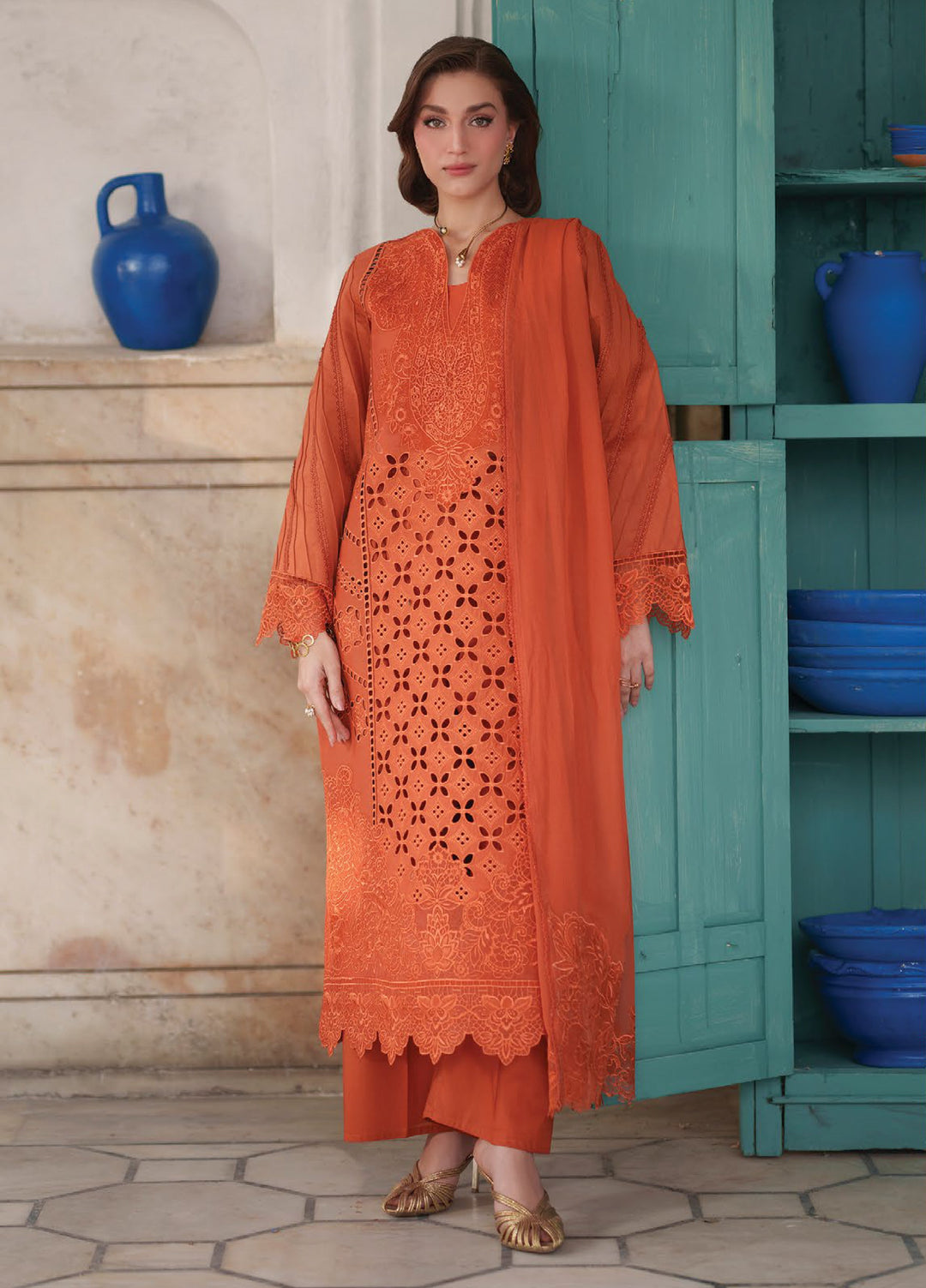 Nilofer by Mahnur Unstitched Embroidered Luxury Lawn 3 Piece Suit MN26ULN N-11 - Summer Collection