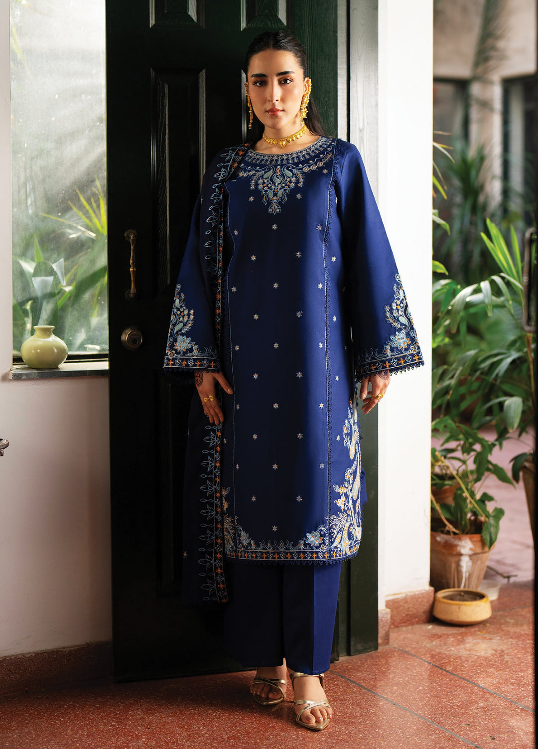 Satrangi by Mahnur Unstitched Embroidered Lawn 3 Piece Suit MN26ULS S-10 - Summer Collection