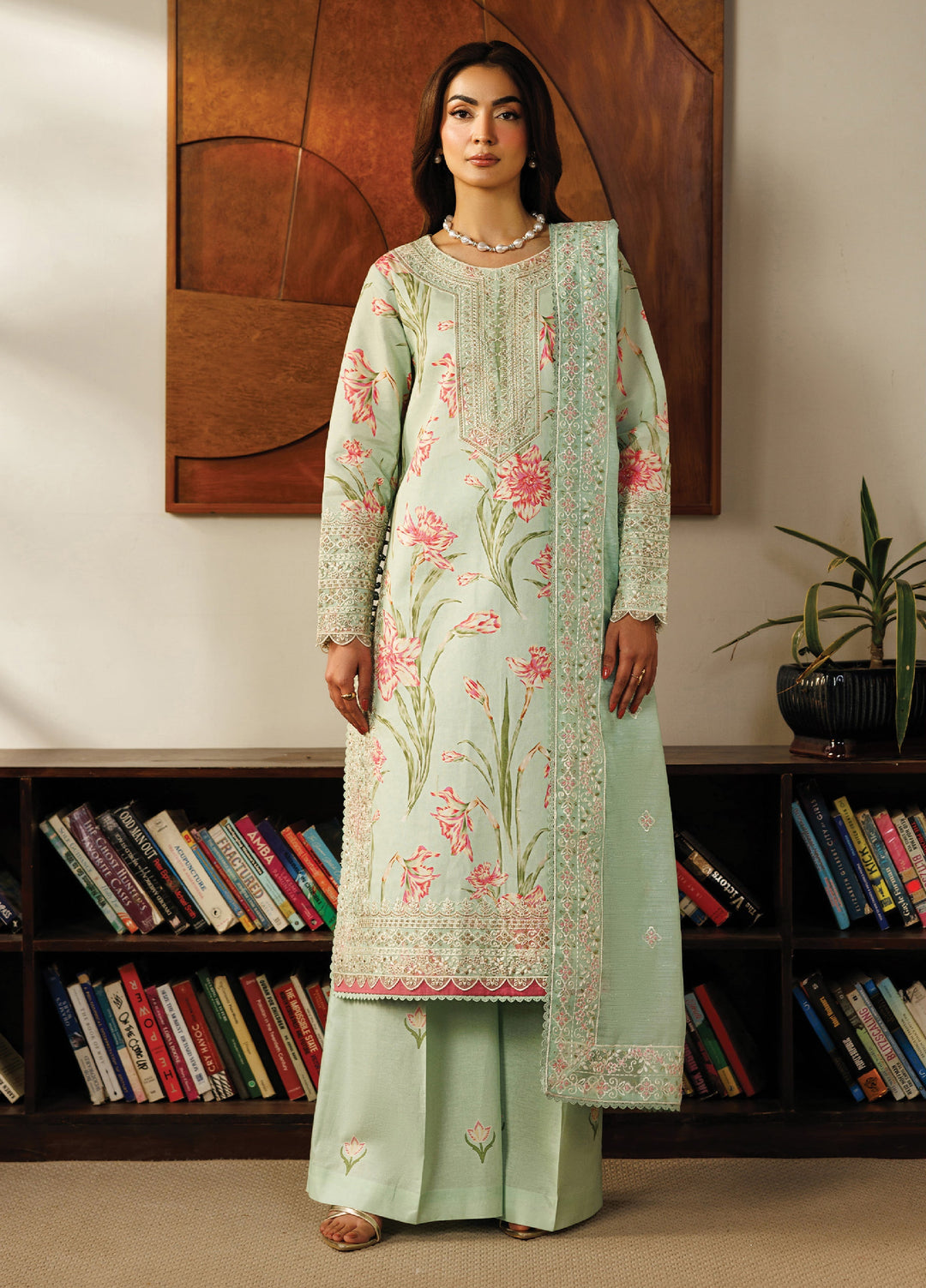Leila by Mahnur Unstitched Embroidered Lawn 3 Piece Suit MN26ULL L-01 - Summer Collection