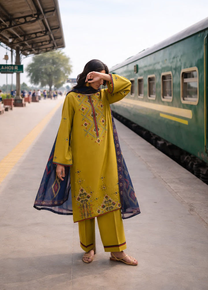 Safarnama by Casuallite RTW Embroidered Cotton Lawn 3 Piece CL26PSCL Orla Bloom - Eid Collection