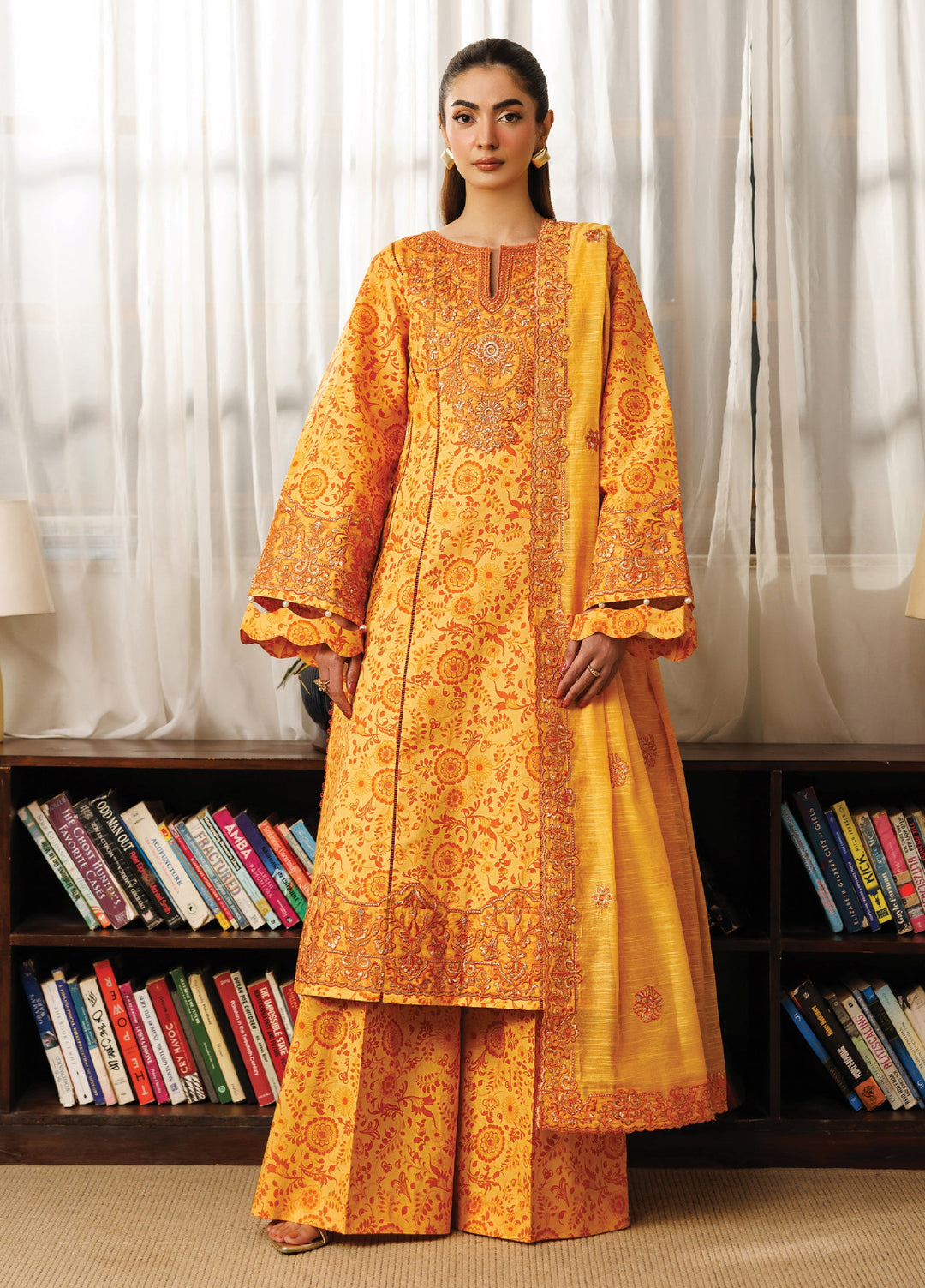 Leila by Mahnur Unstitched Embroidered Lawn 3 Piece Suit MN26ULL L-07 - Summer Collection