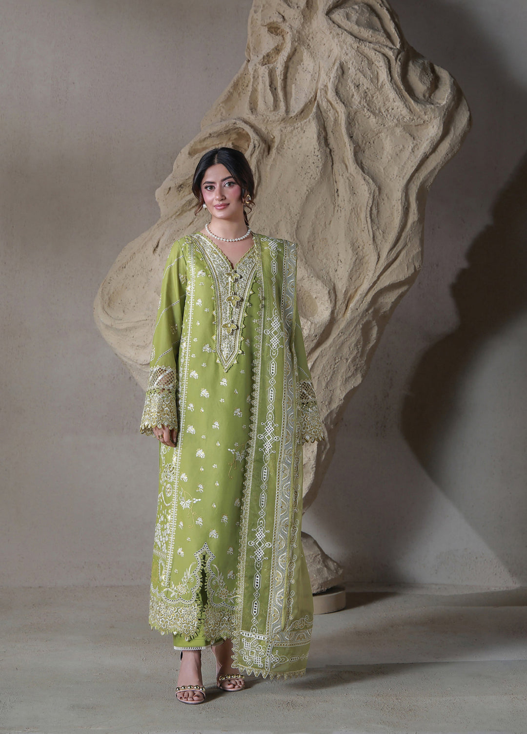 Saagar by Aabyaan Unstitched Embroidered Luxury Lawn 3 Piece Suit ABY26USL AL-8 Maya - Festive Collection