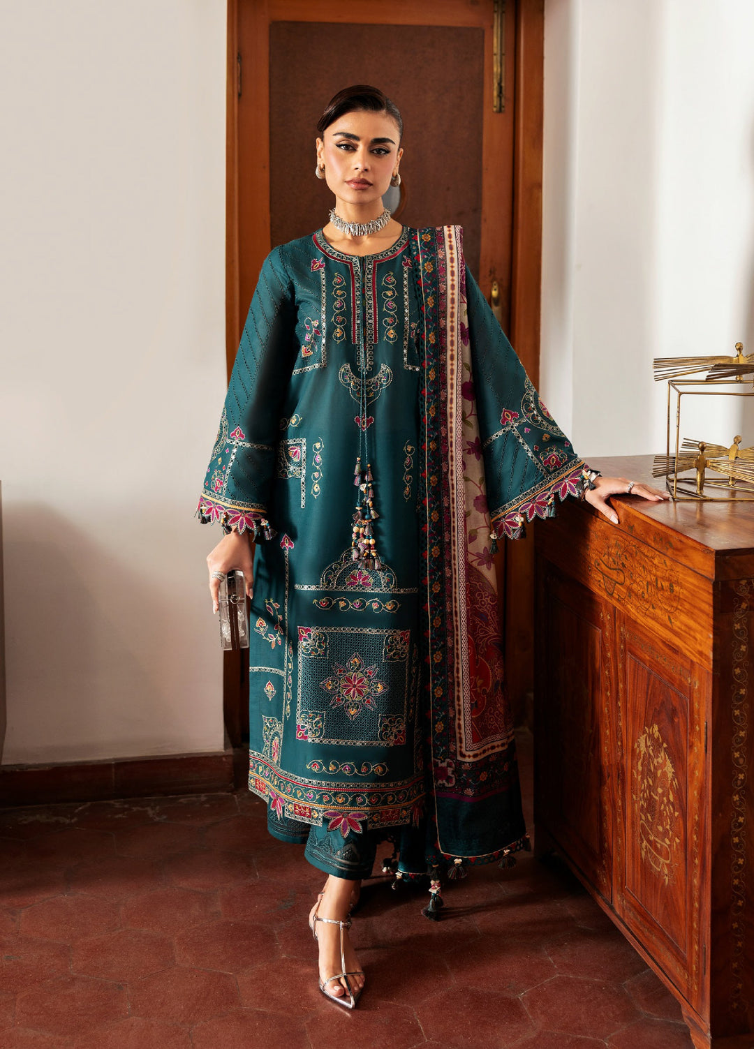 Shahkaar by Jazmin Unstitched Embroidered Lawn 3 Piece Suit JZ26USE SL26-D10 - Eid Collection