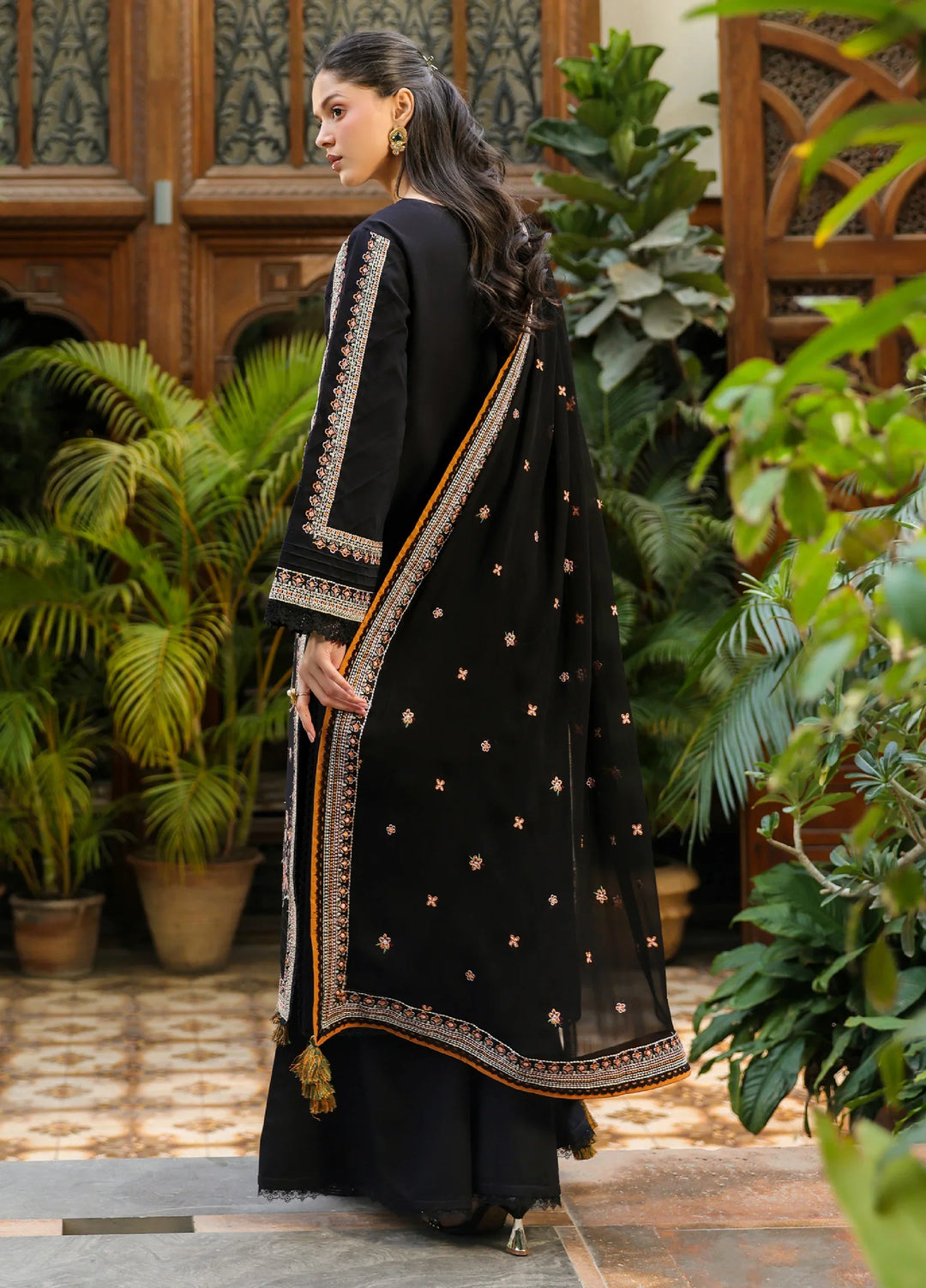 Shanaya by Mahnur Unstitched Embroidered Lawn 3 Piece Suit MN26USL SH-06 - Summer Collection