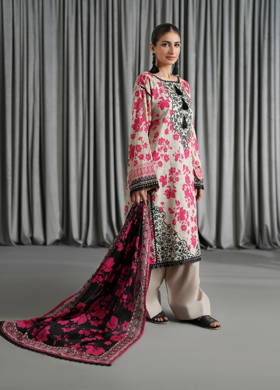 Salina by Regalia Textile Unstitched Printed Lawn 3 Piece Suit RG26US D-7 - Summer Collection