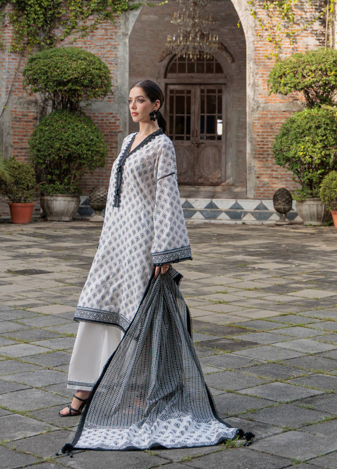 Noir and Blanc by Gul Ahmed Unstitched Printed Lawn 3 Piece Suit GA26UNBL B-62003 - Summer Collection