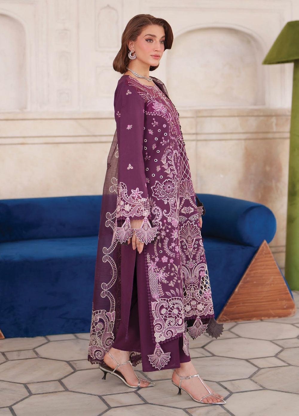 Nilofer by Mahnur Unstitched Embroidered Luxury Lawn 3 Piece Suit MN26ULN N-10 - Summer Collection