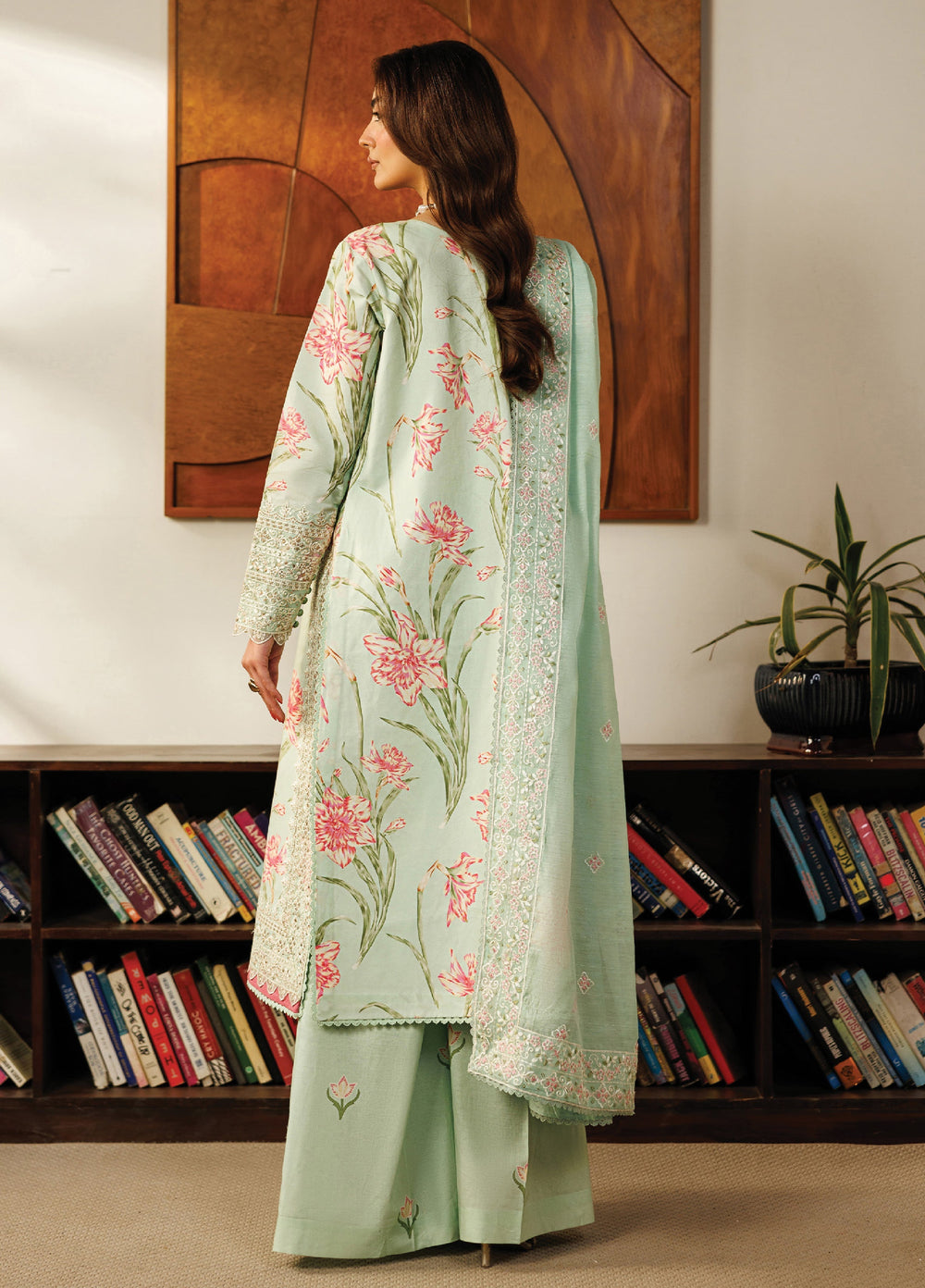 Leila by Mahnur Unstitched Embroidered Lawn 3 Piece Suit MN26ULL L-01 - Summer Collection