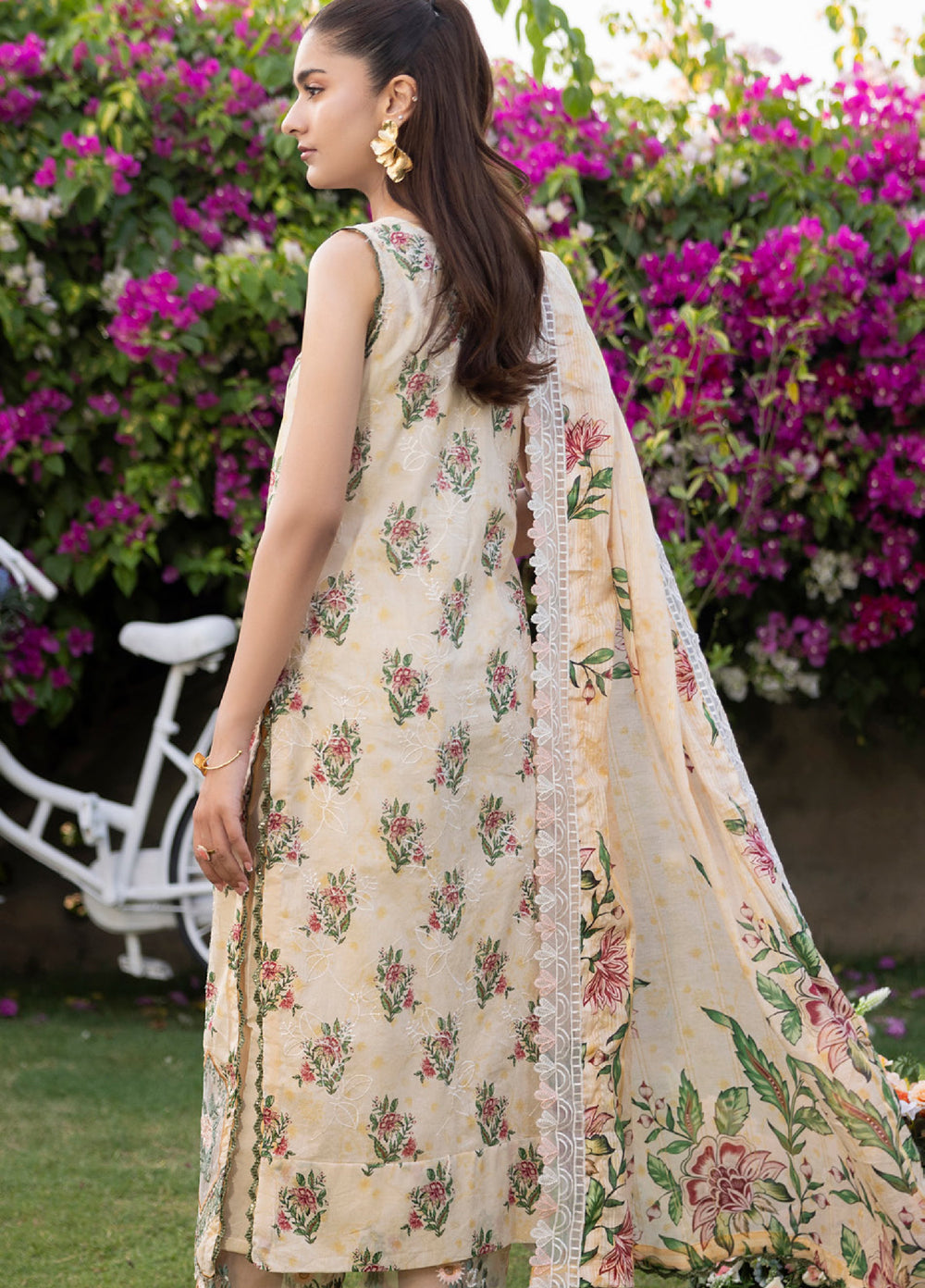 Al Zohaib Applique Kari Unstitched Embroidered Lawn 3 Piece Suit AZ26UAL D-12 - Casual Collection