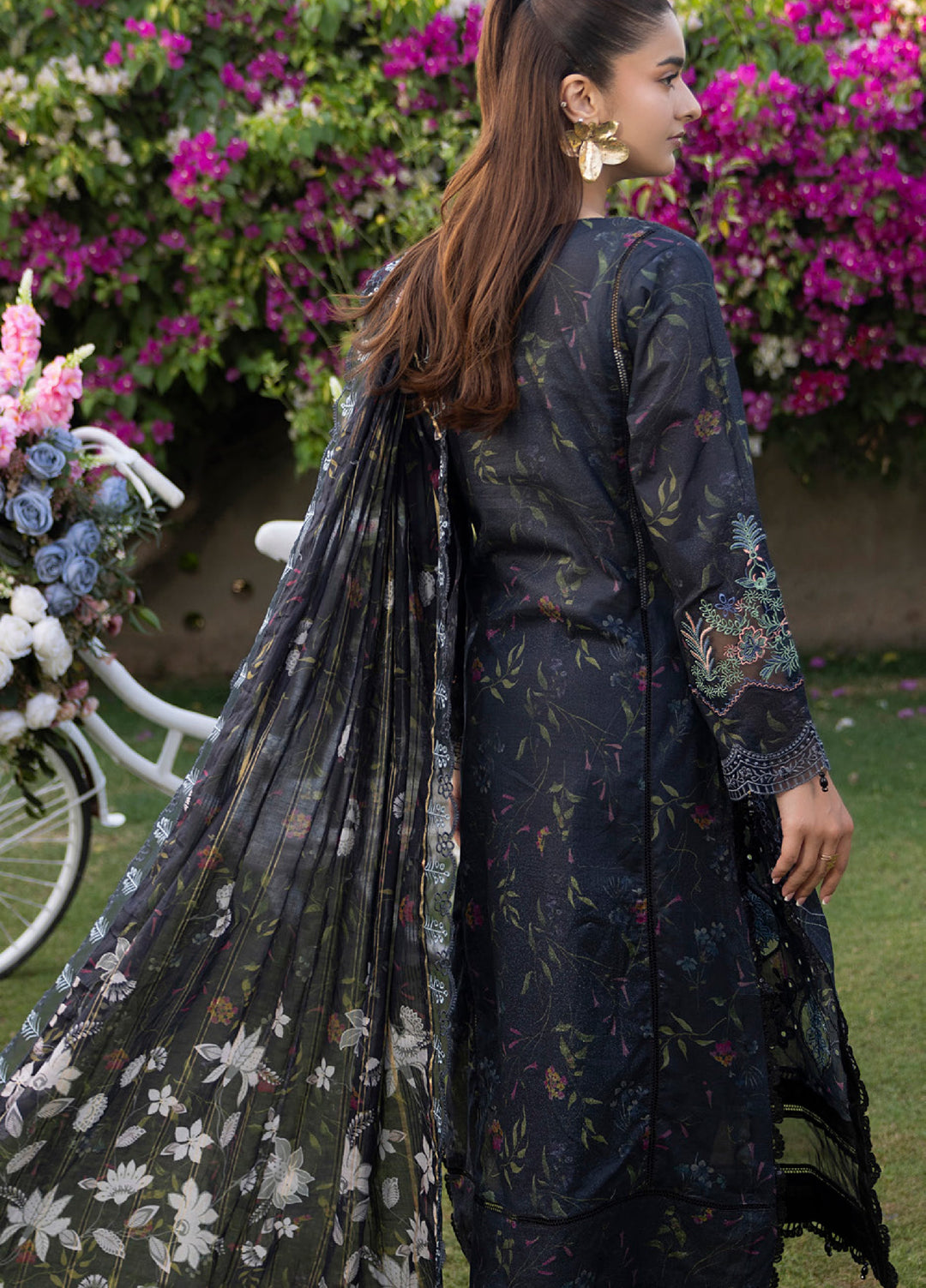 Al Zohaib Applique Kari Unstitched Embroidered Lawn 3 Piece Suit AZ26UAL D-06 - Casual Collection