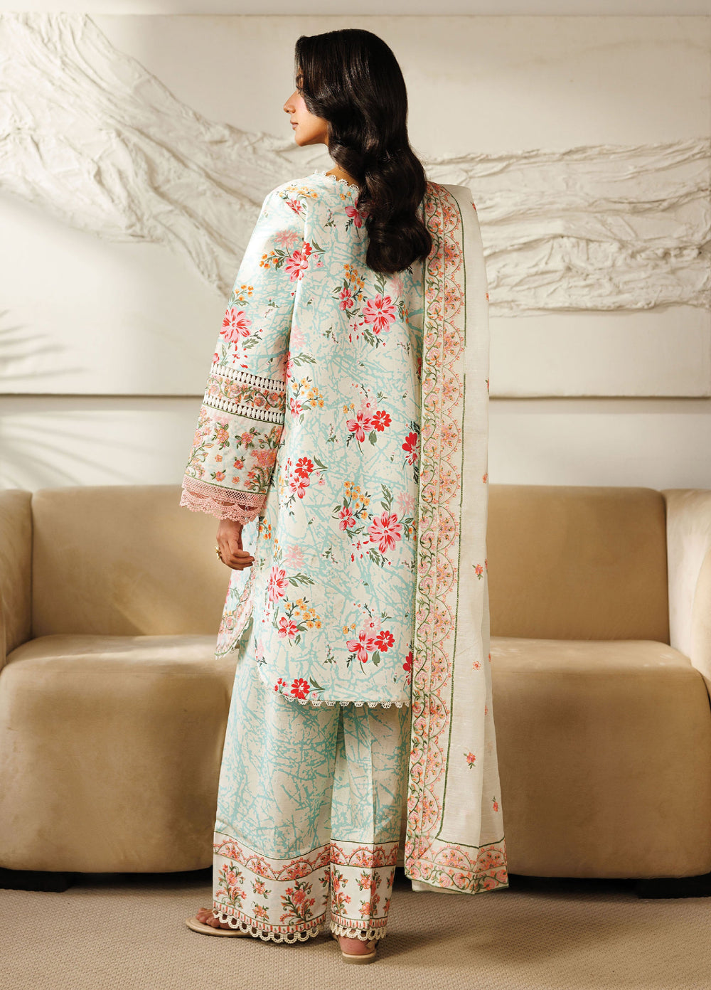 Leila by Mahnur Unstitched Embroidered Lawn 3 Piece Suit MN26ULL L-05 - Summer Collection