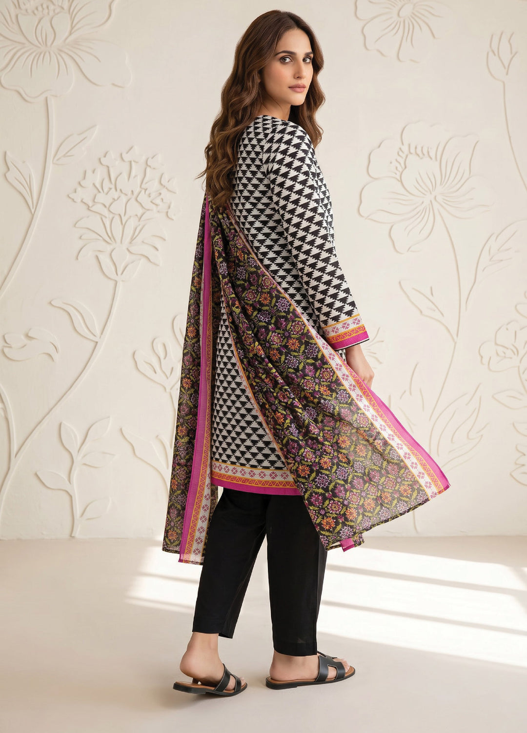 Salina by Regalia Textiles Unstitched Printed Lawn 3 Piece Suit RG26USII D-1 - Casual Collection