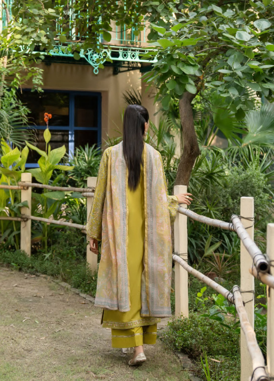 Rua by Casuallite Women Pret Premium Linen 3 Piece RUA-D05 - Winter Collection