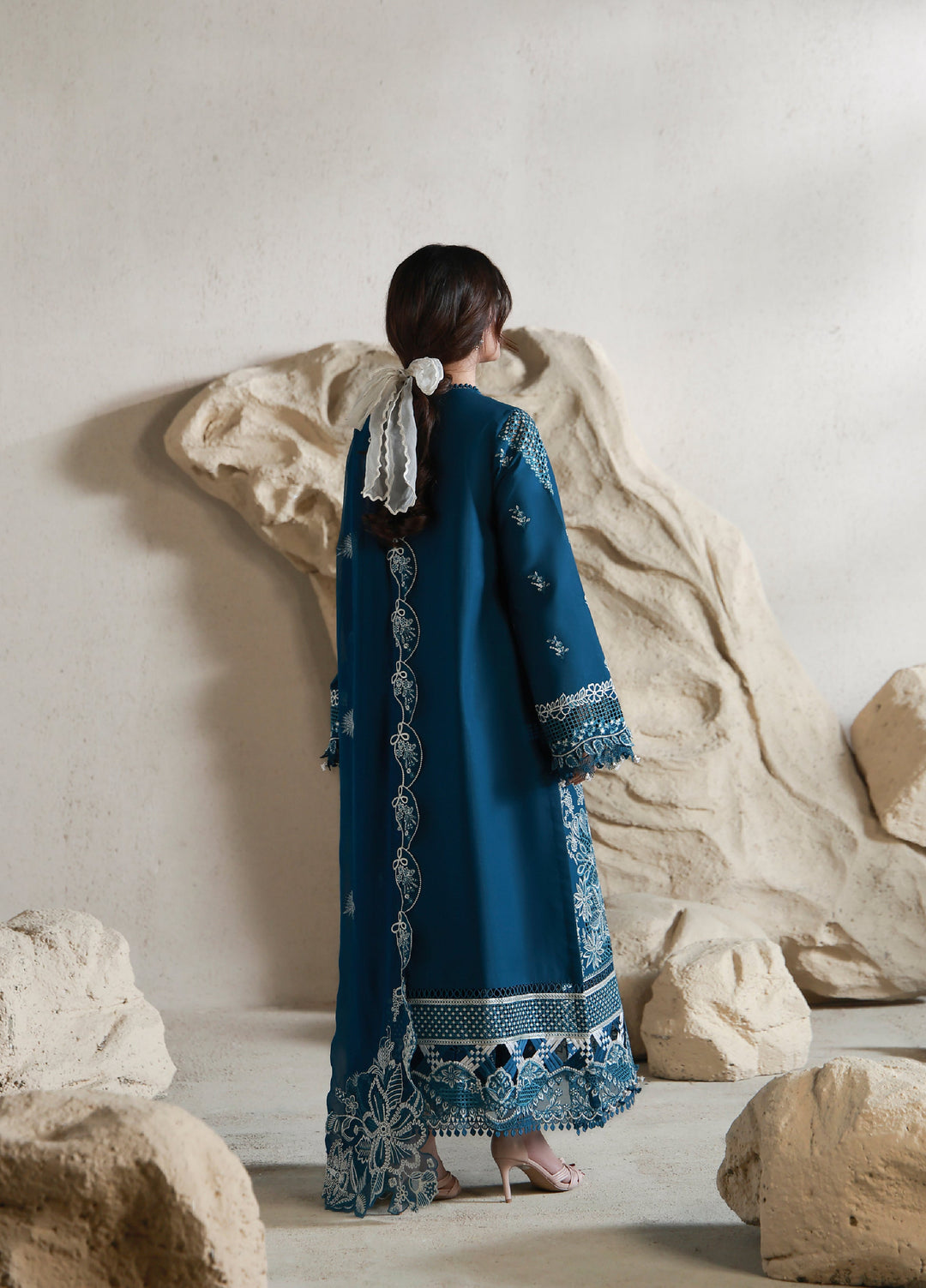 Saagar by Aabyaan Unstitched Embroidered Luxury Lawn 3 Piece Suit ABY26USL AL-9 Inaya - Festive Collection