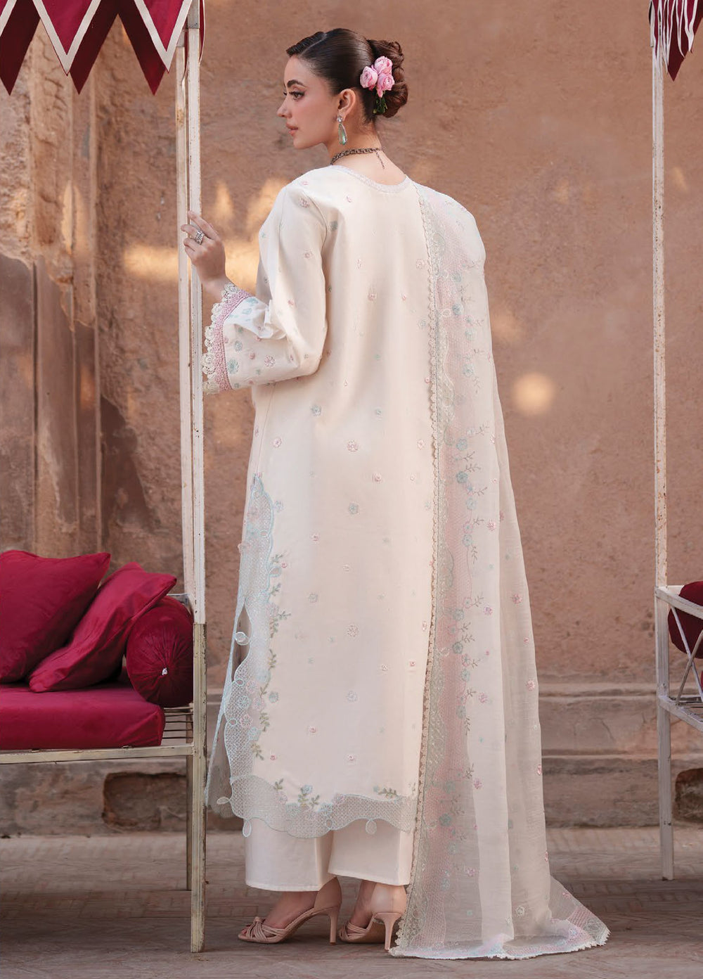 Nilofer by Mahnur Unstitched Embroidered Luxury Lawn 3 Piece Suit MN26ULN N-2 - Summer Collection
