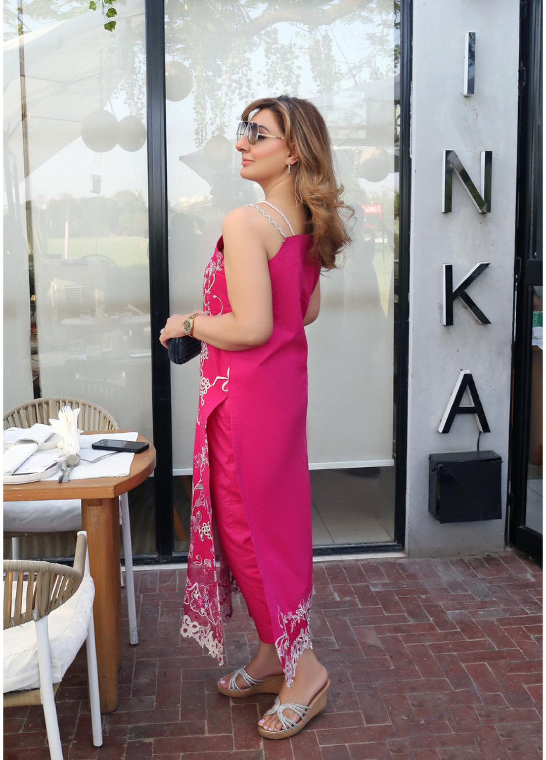 Asifa and Nabeel Unstitched Embroidered Lawn 3 Piece Suit AN26ULE Fuchsia Allure VSL 26-09 - Eid Collection