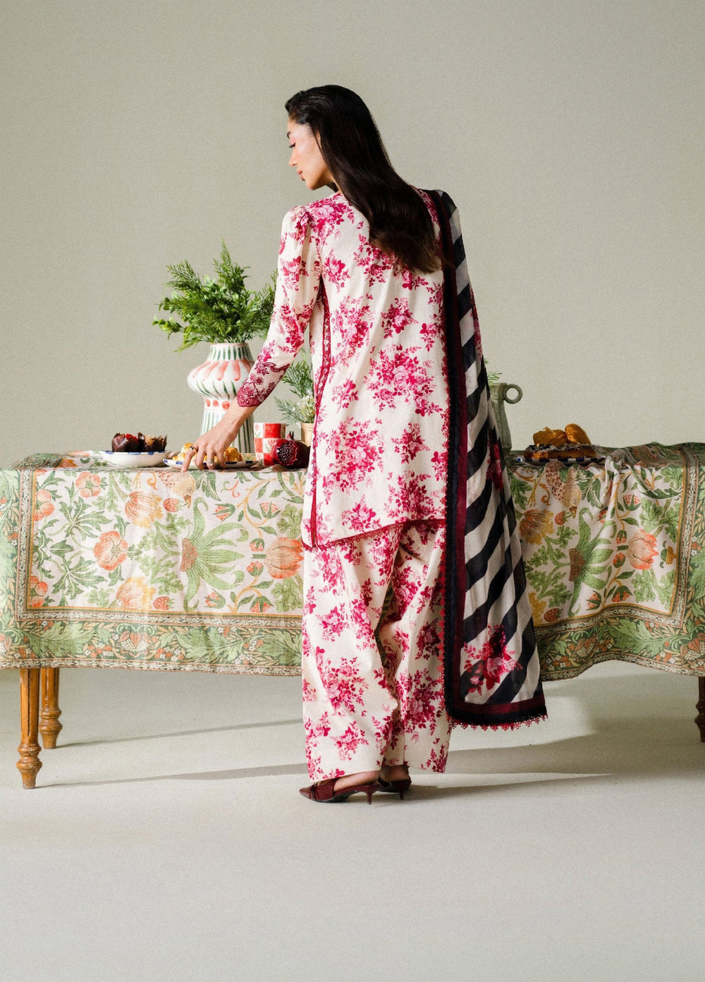 FNF Prints by Faiza Faisal Unstitched Embroidered Lawn 3 Piece Suit FF26UF D-8 Rose Reverie - Summer Collection
