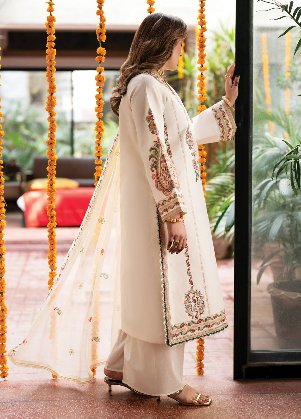 Satrangi by Mahnur Unstitched Embroidered Lawn 3 Piece Suit MN26ULS S-07 - Summer Collection
