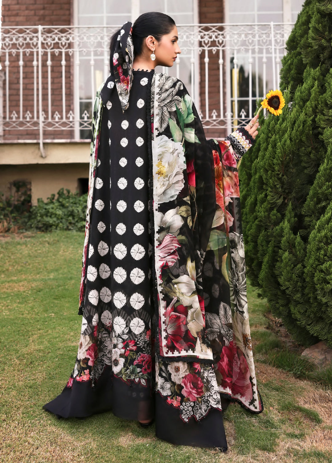 Belladore by Elaf Premium Unstitched Printed Lawn 3 Piece Suit EL26ULB Queen EPA-1B - Summer Collection