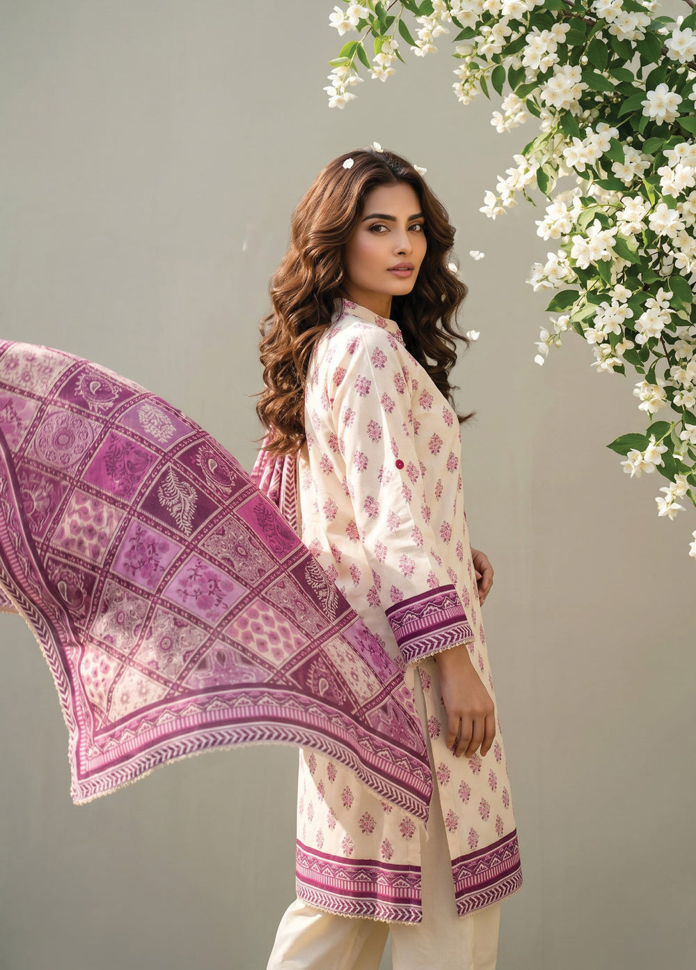 Salina by Regalia Textiles Unstitched Printed Lawn 3 Piece Suit RG26USI D-6 - Casual Collection