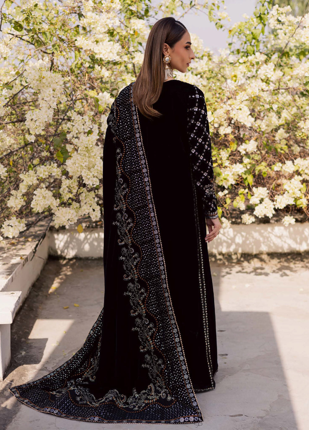 Nureh Maya Unstitched Velvet Embroidered 3 Piece Suits NU25MF NW-125 - Festive Collection