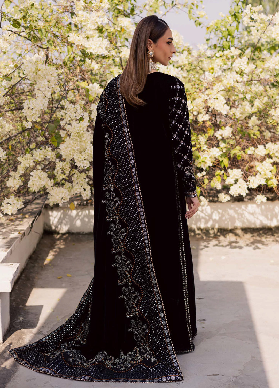 Nureh Maya Unstitched Velvet Embroidered 3 Piece Suits NU25MF NW-125 - Festive Collection