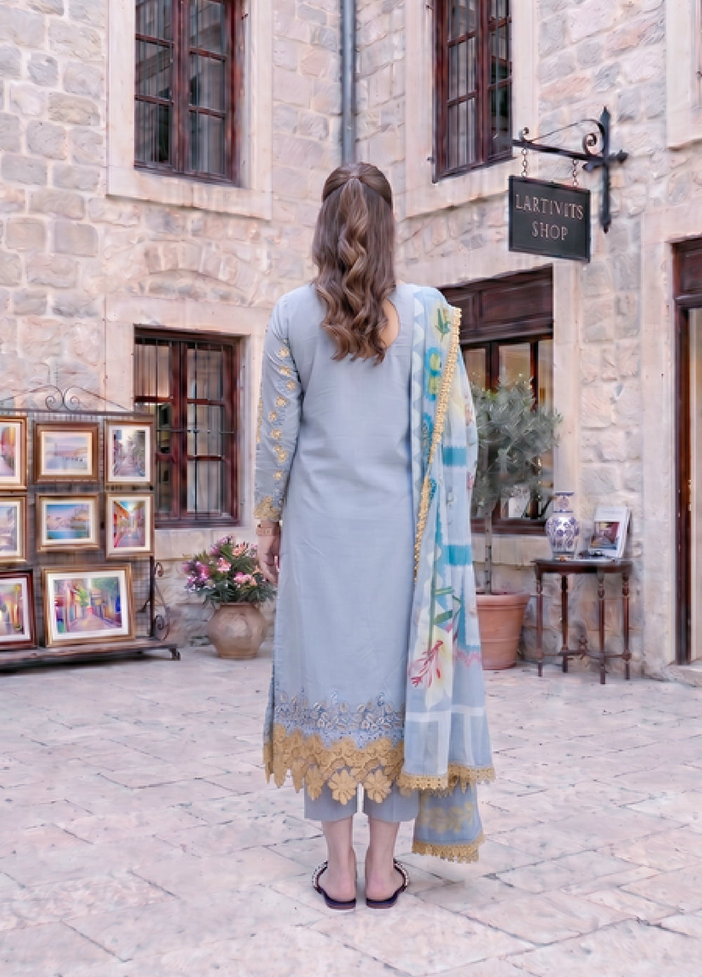 Asifa and Nabeel Unstitched Embroidered Lawn 3 Piece Suit AN26ULE Ash Elegance VSL 26-07 - Eid Collection