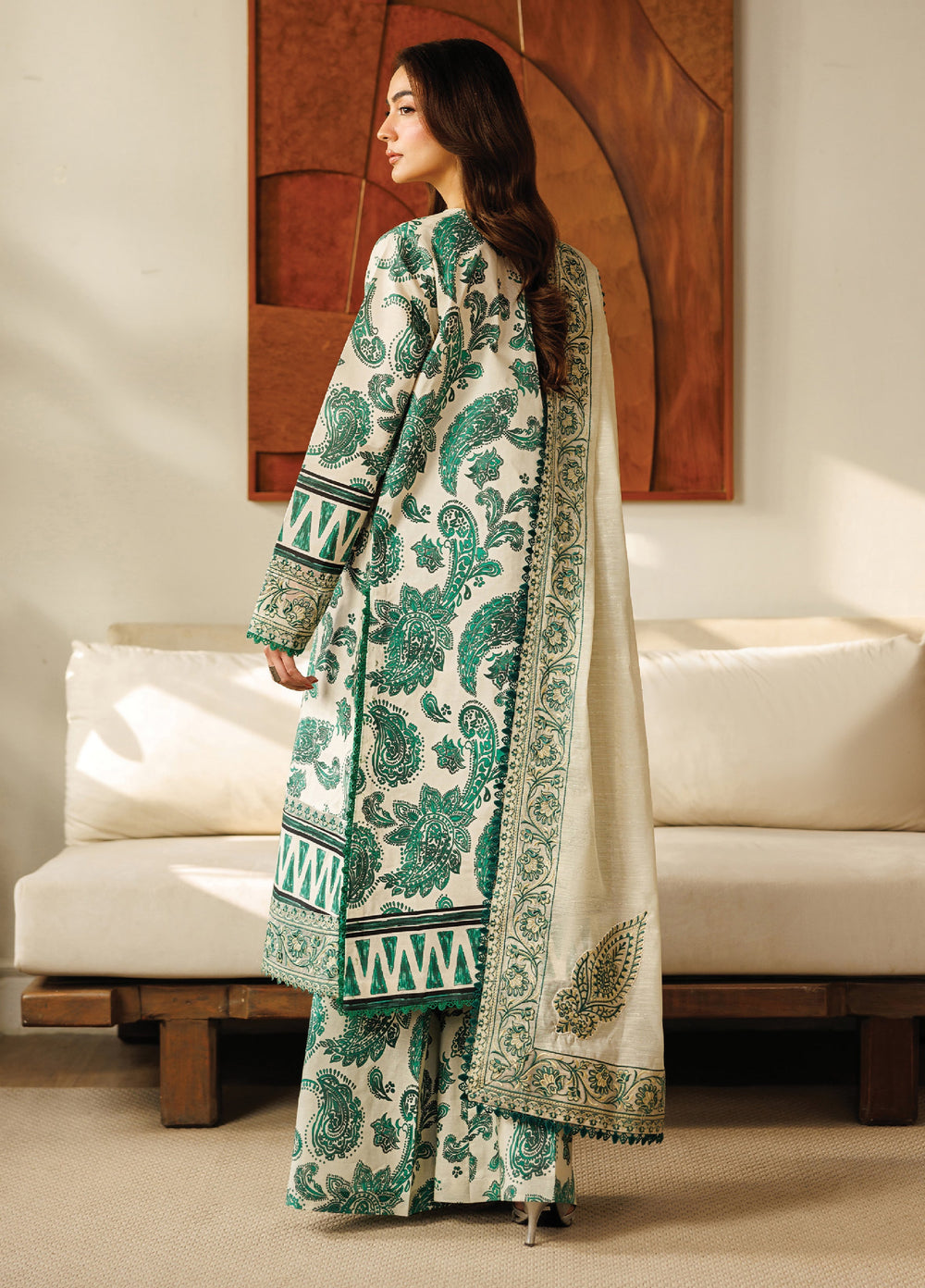 Leila by Mahnur Unstitched Embroidered Lawn 3 Piece Suit MN26ULL L-14 - Summer Collection