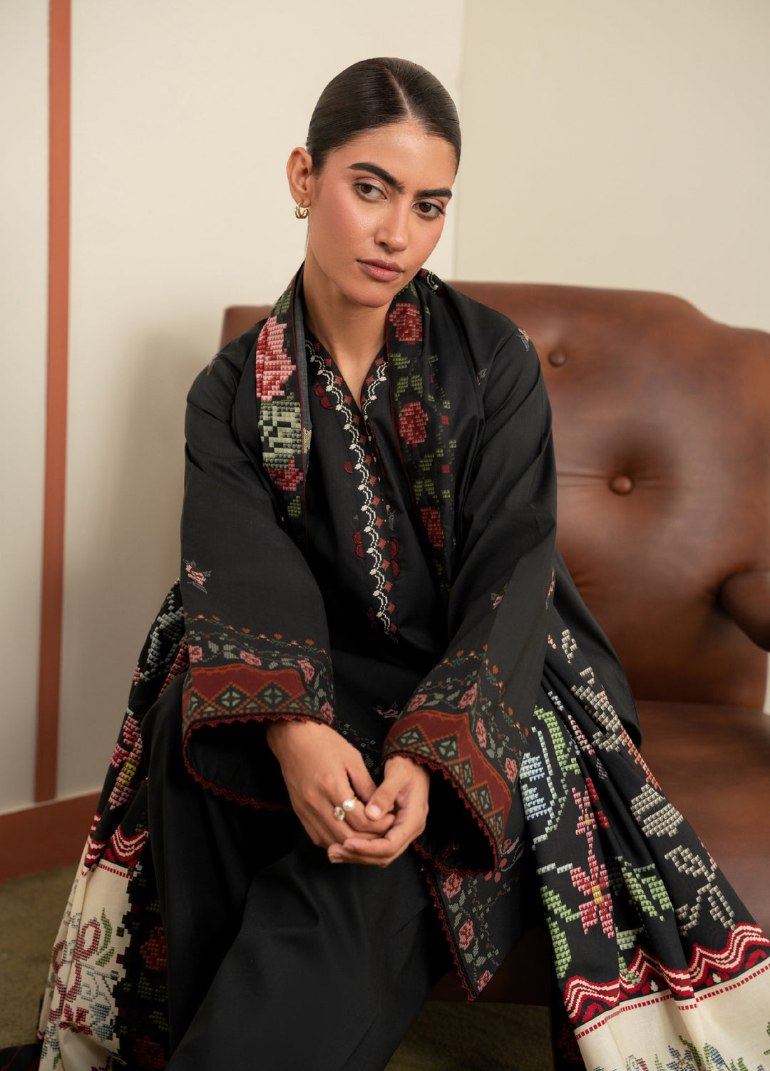 Seran Essentials Unstitched Printed Lawn 3 Piece Suit SN26UEL ELIRA D-08 - Lawn Collection