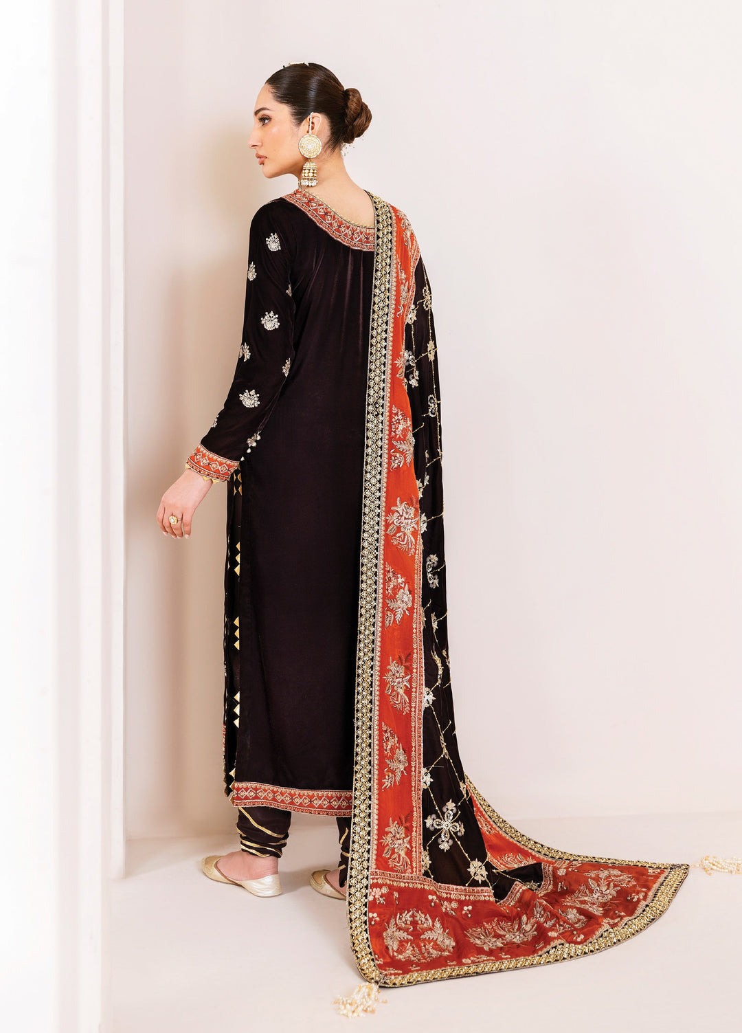 Makhmal by Alizeh Fashion Unstitched Luxury Velvet Embroidered 3 Piece Suits AFB25MV AF-VLT-2224-SABAAT - Festive Collection