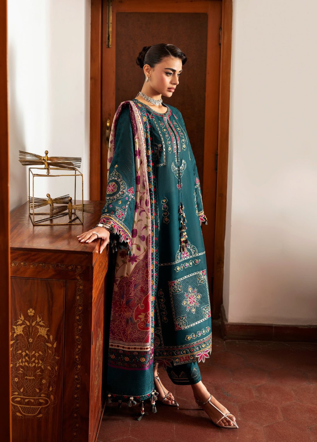 Shahkaar by Jazmin Unstitched Embroidered Lawn 3 Piece Suit JZ26USE SL26-D10 - Eid Collection