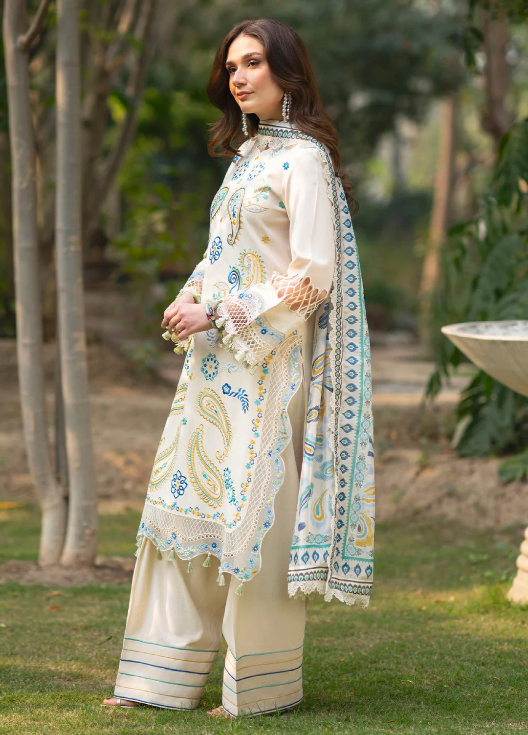 Angan by Mahnur Unstitched Embroidered Lawn 3 Piece Suit MN26UAL AAN-005 - Summer Collection