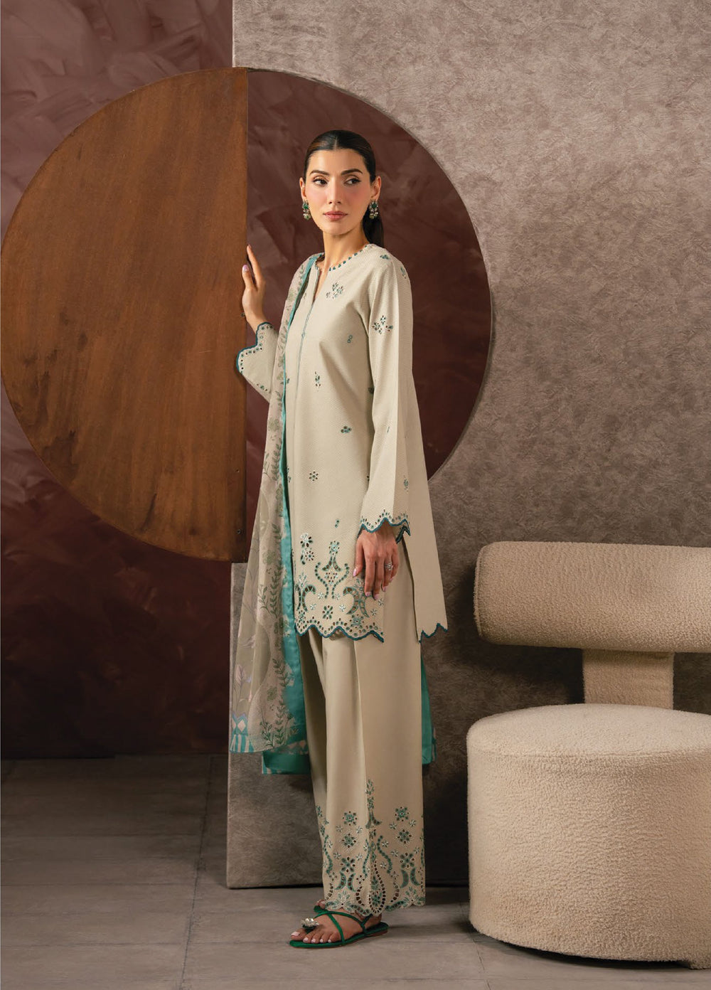 Seran Unstitched Embroidered Lawn 3 Piece Suit SN26ULLE Velisse D-02 - Eid Collection