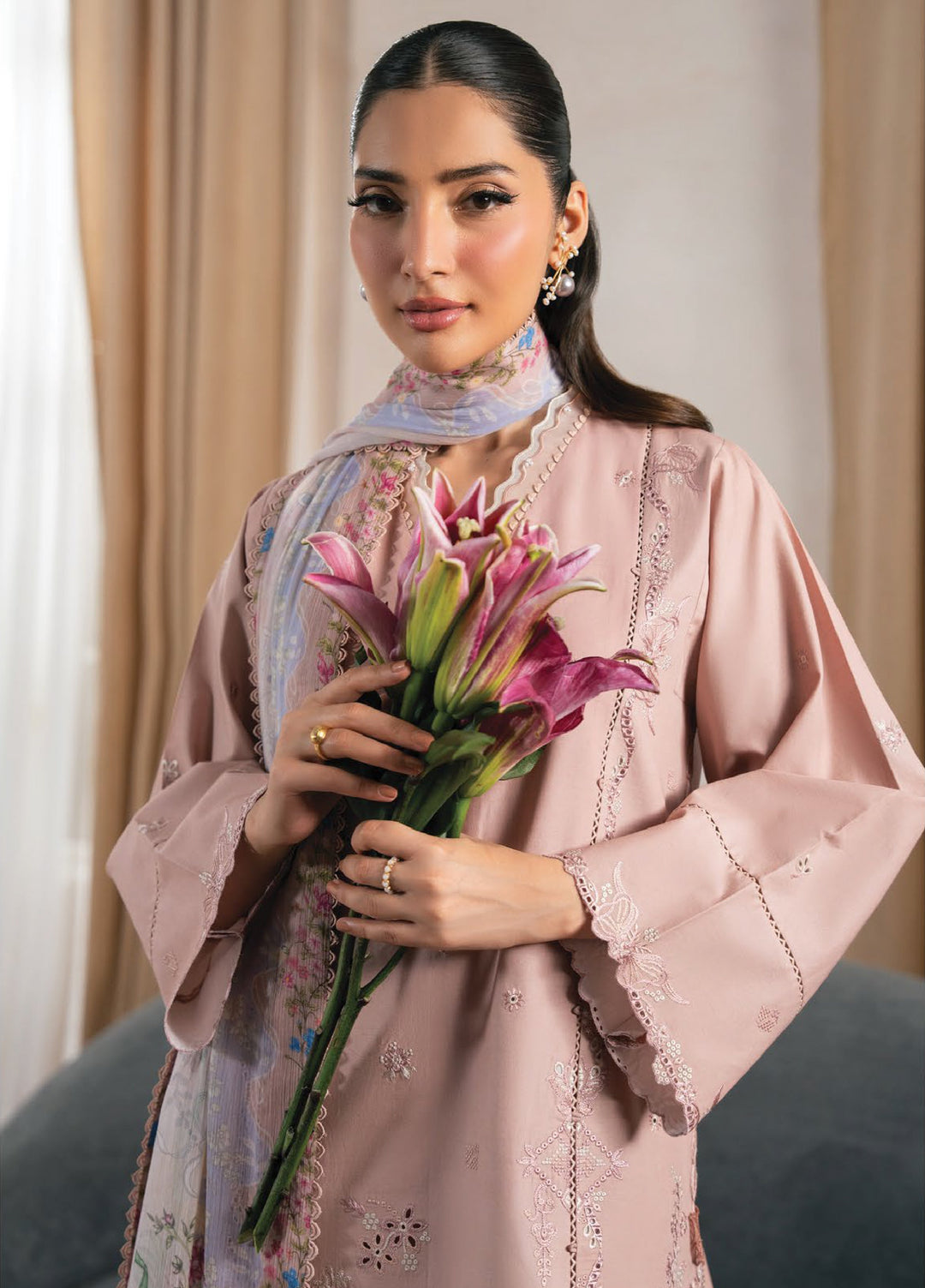 Seran Unstitched Embroidered Lawn 3 Piece Suit SN26ULLE Alisse D-10 - Eid Collection