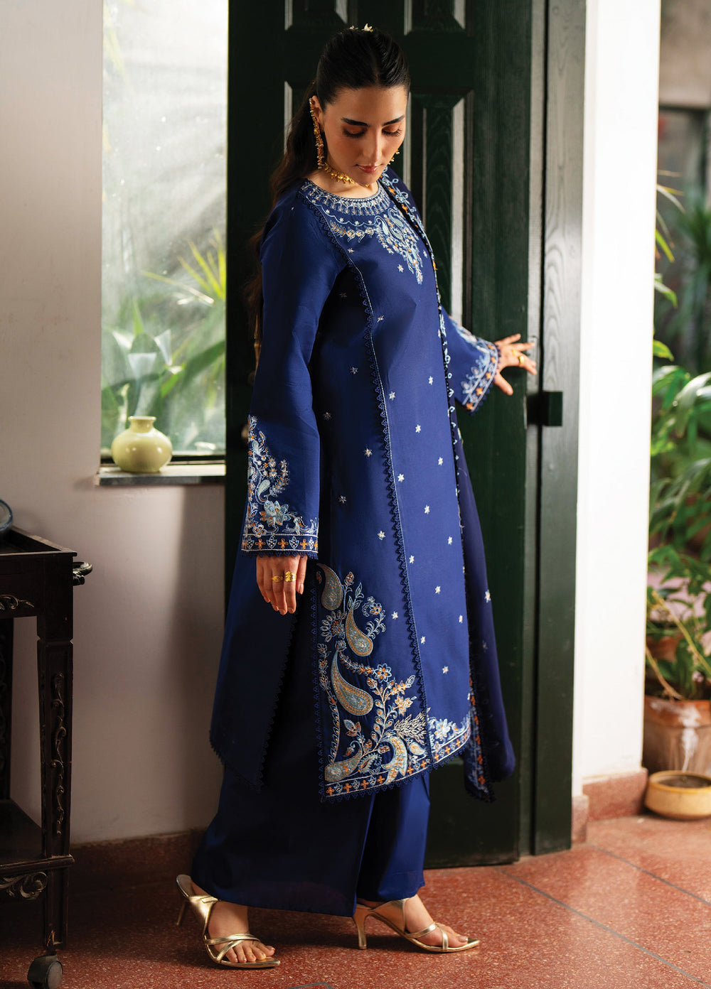 Satrangi by Mahnur Unstitched Embroidered Lawn 3 Piece Suit MN26ULS S-10 - Summer Collection