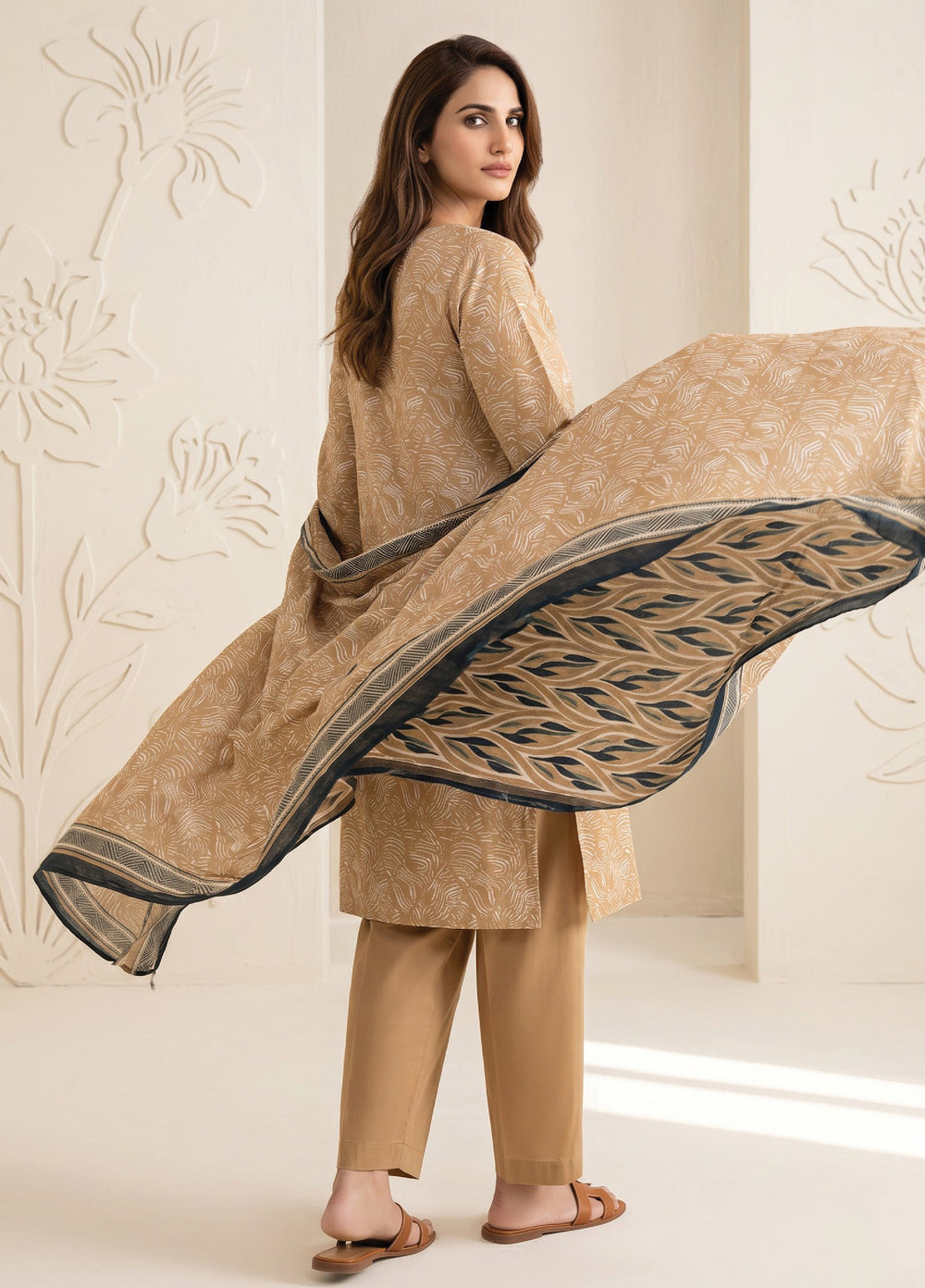 Salina by Regalia Textiles Unstitched Printed Lawn 3 Piece Suit RG26USII D-4 - Casual Collection