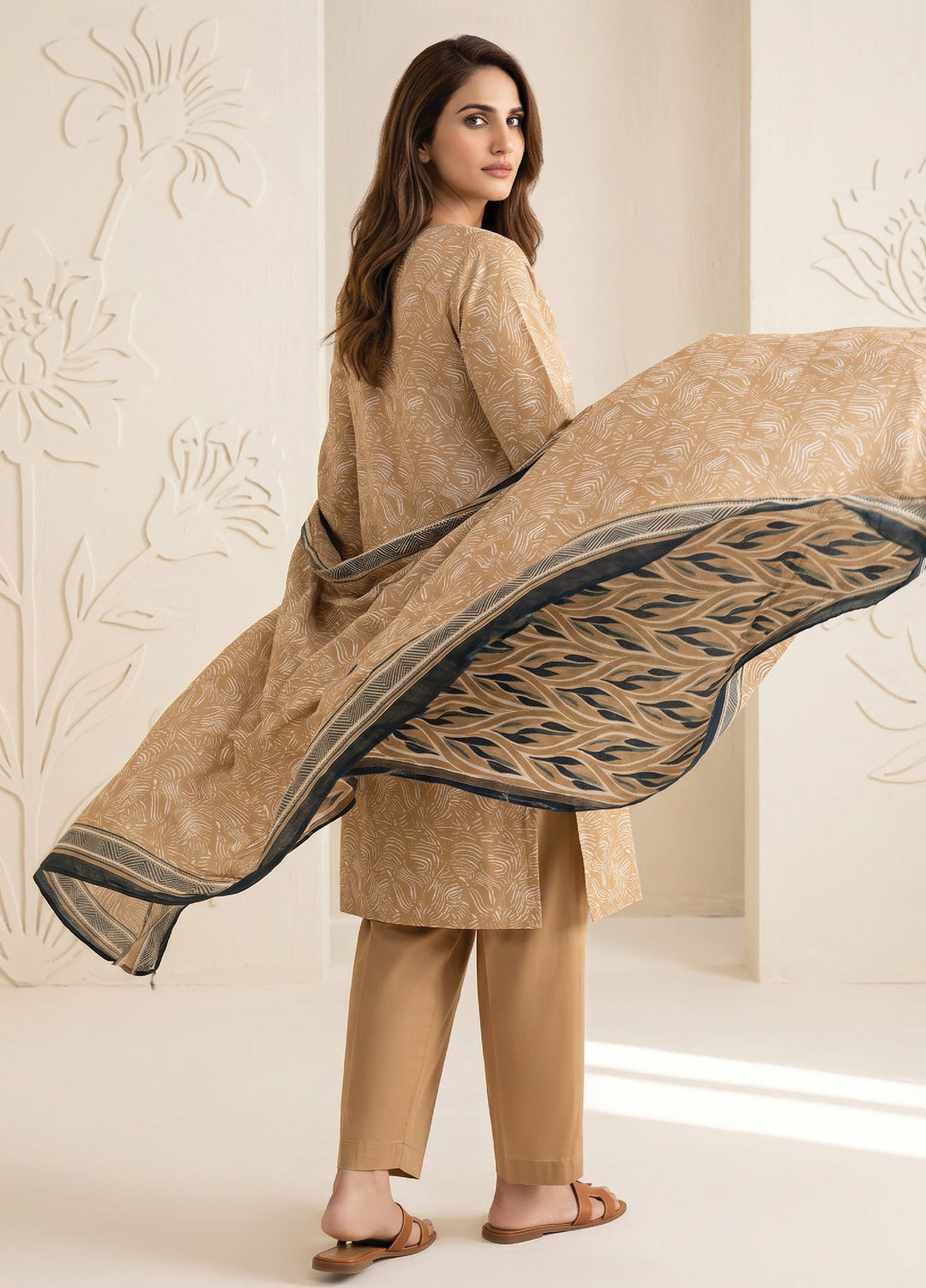 Salina by Regalia Textiles Unstitched Printed Lawn 3 Piece Suit RG26USII D-4 - Casual Collection