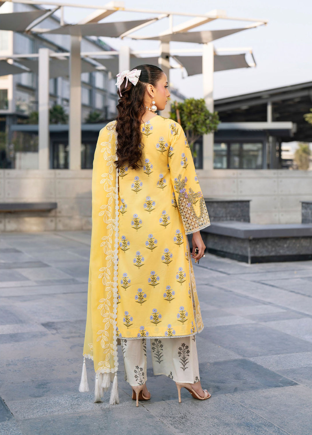 Broadway by Mahnur Unstitched Embroidered Lawn 3 Piece Suit MN26UB BW-006 - Summer Collection