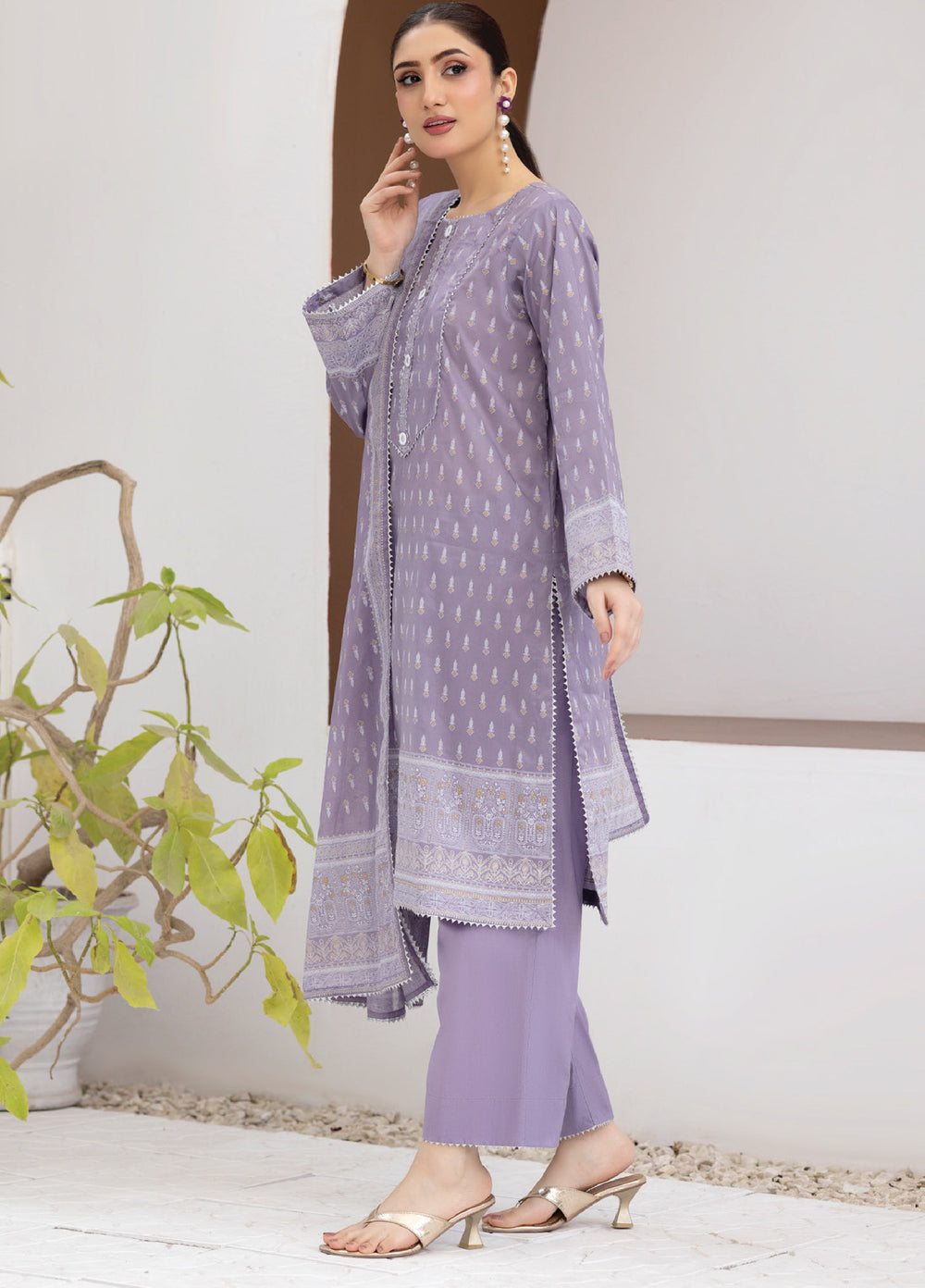 Regalia Textiles Premium Printed Gold Paste Unstitched Lawn 3 Piece Suit RG26UPG D-7 - Summer Collection