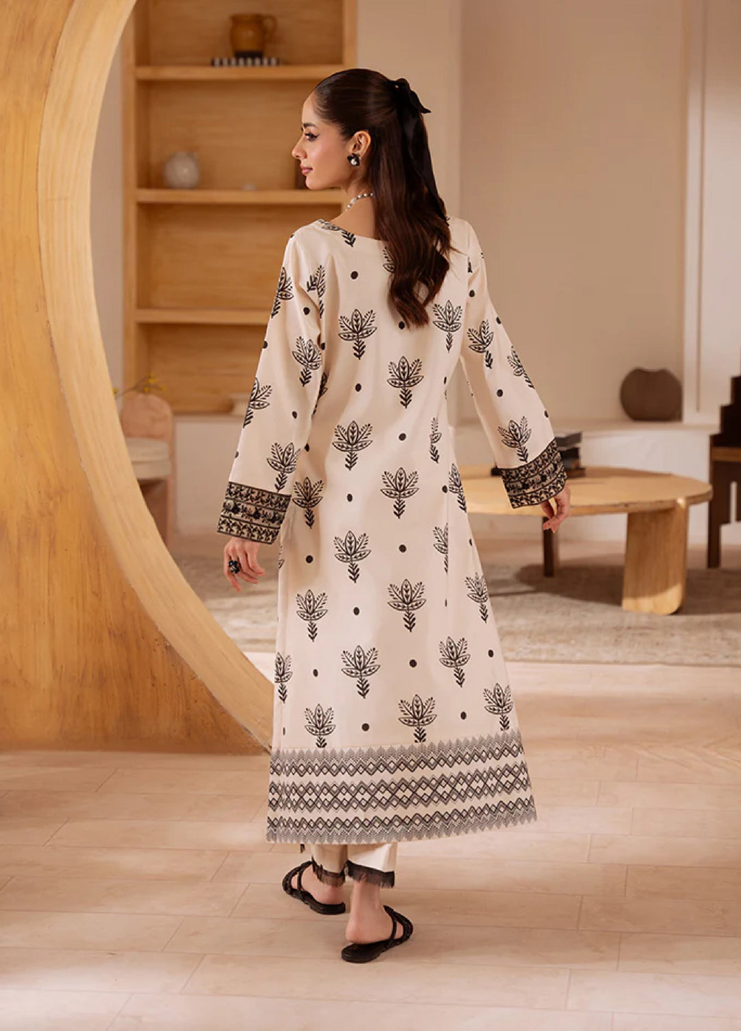 Basics by Gulaal Pret Embroidered Poly Lawn 2 Piece PL-17-S Noir Botanica - Summer Collection