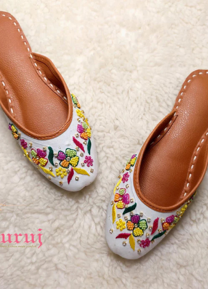 Zuruj Festive Style   Backless Khussay JU-180