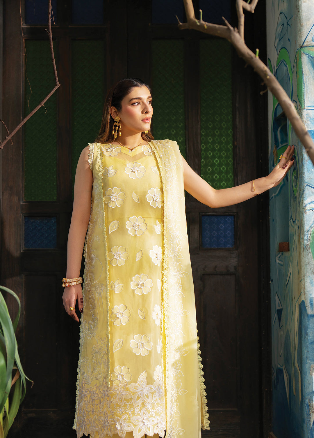 Satrangi by Mahnur Unstitched Embroidered Lawn 3 Piece Suit MN26ULS S-11 - Summer Collection