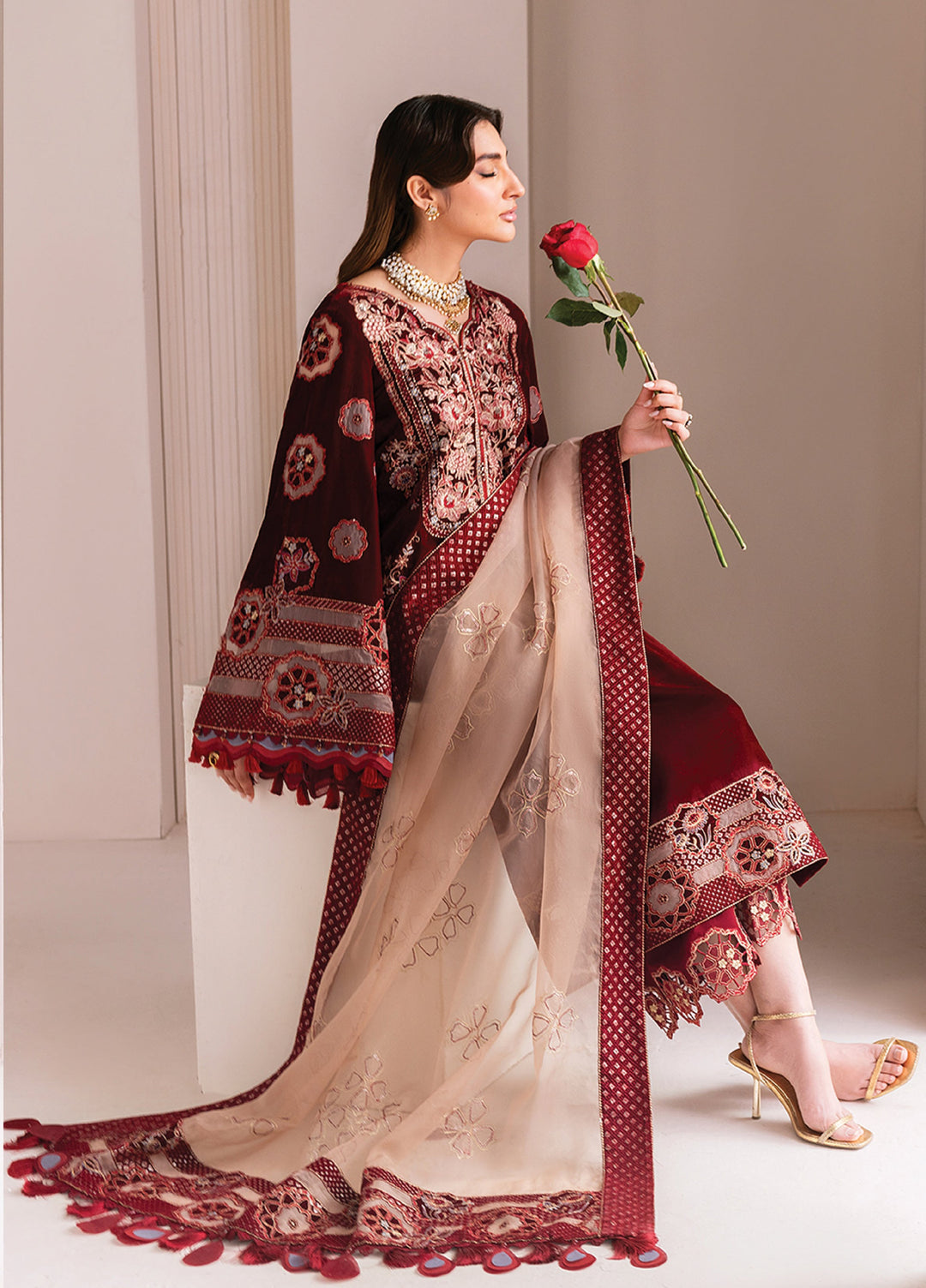 Makhmal by Alizeh Fashion Unstitched Luxury Velvet Embroidered 3 Piece Suits AFB25MV AF-VLT-2226-VELZARI - Festive Collection