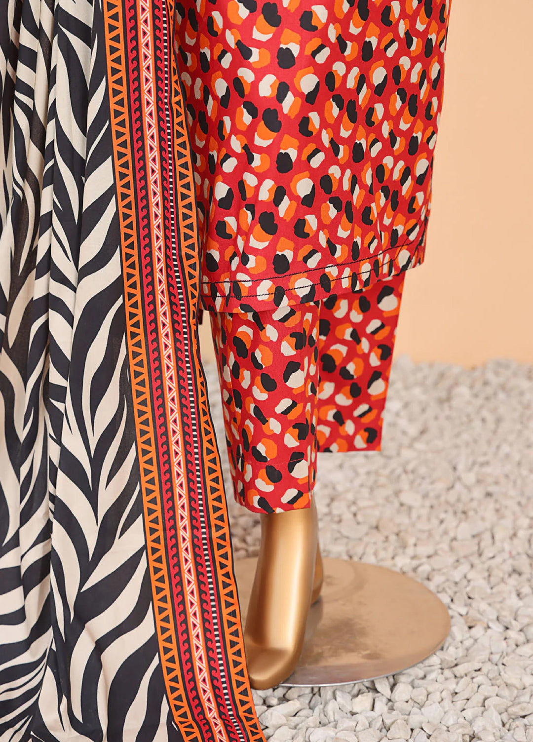 Wintry by Hz Textiles Printed Linen Suits Unstitched 3 Piece LCP-203 - Winter Collection