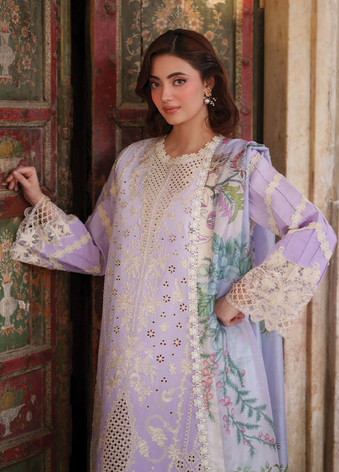 Nilofer by Mahnur Unstitched Embroidered Luxury Lawn 3 Piece Suit MN26ULN N-5 - Summer Collection
