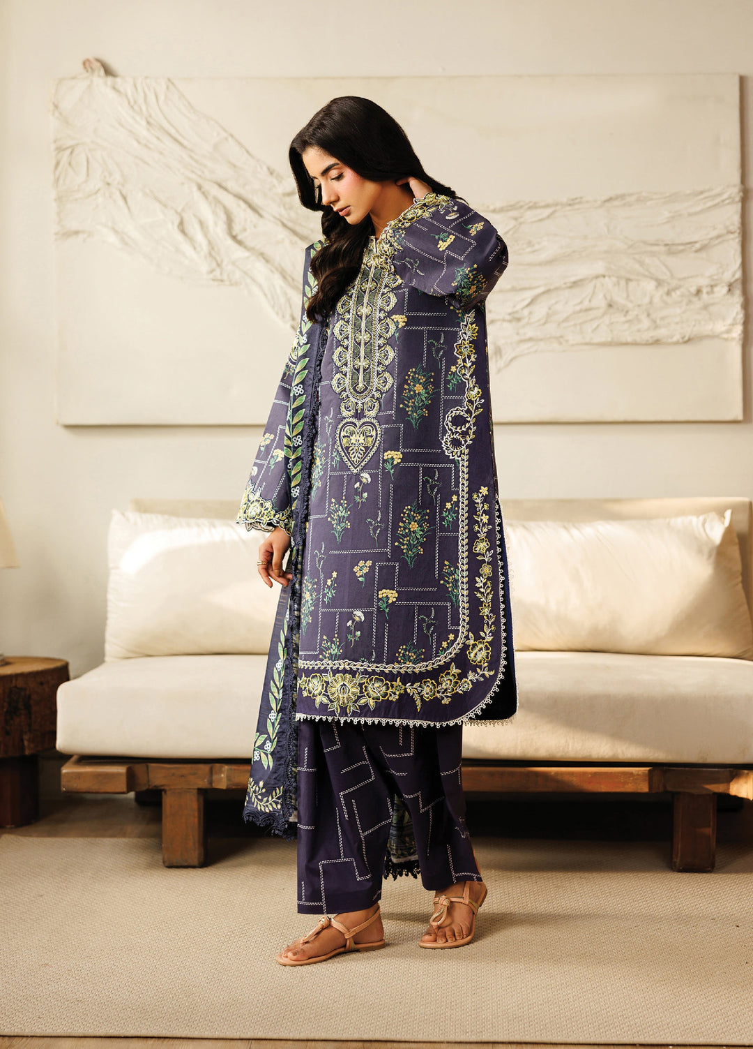 Leila by Mahnur Unstitched Embroidered Lawn 3 Piece Suit MN26ULL L-09 - Summer Collection