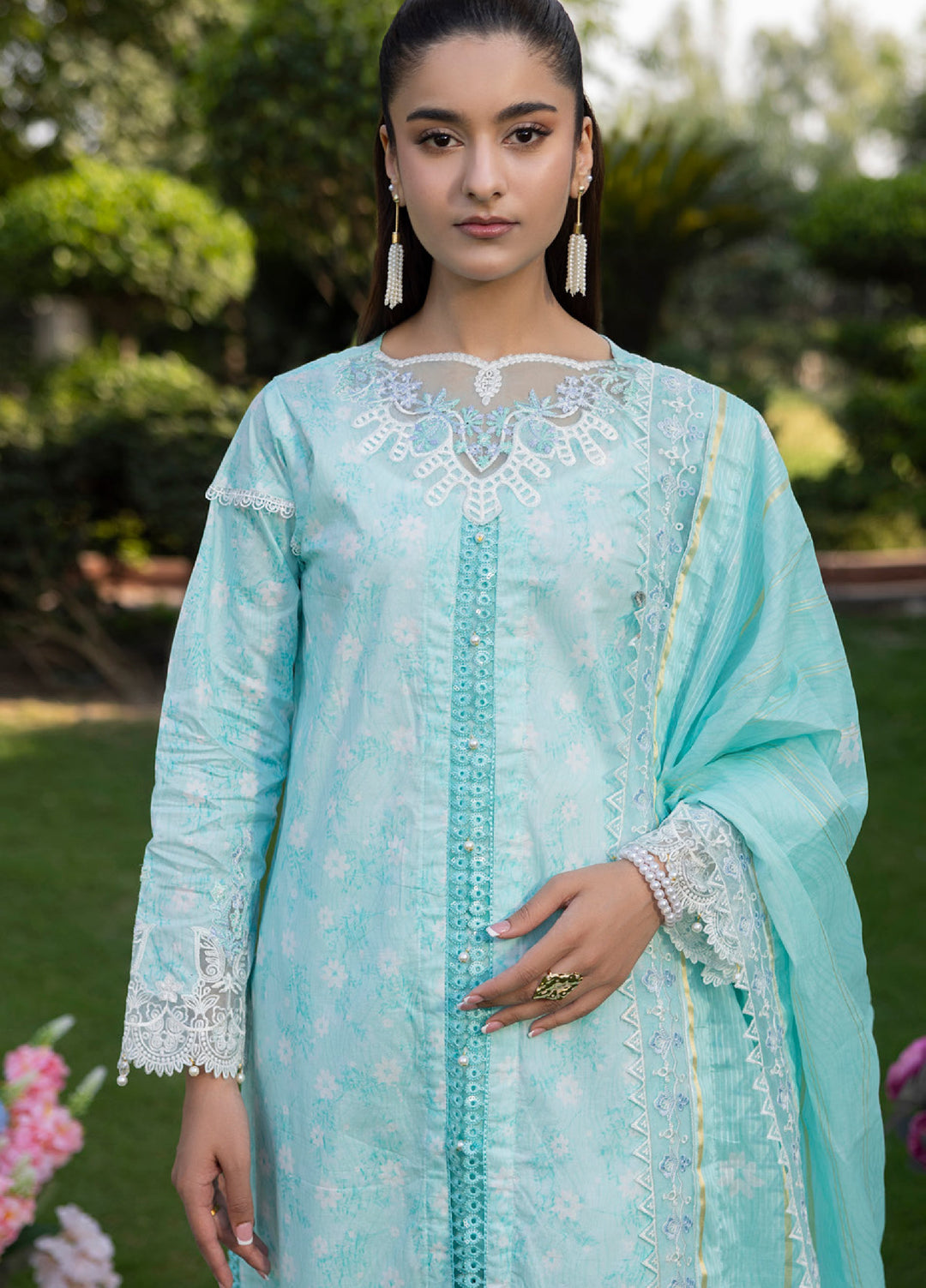Al Zohaib Applique Kari Unstitched Embroidered Lawn 3 Piece Suit AZ26UAL D-08 - Casual Collection