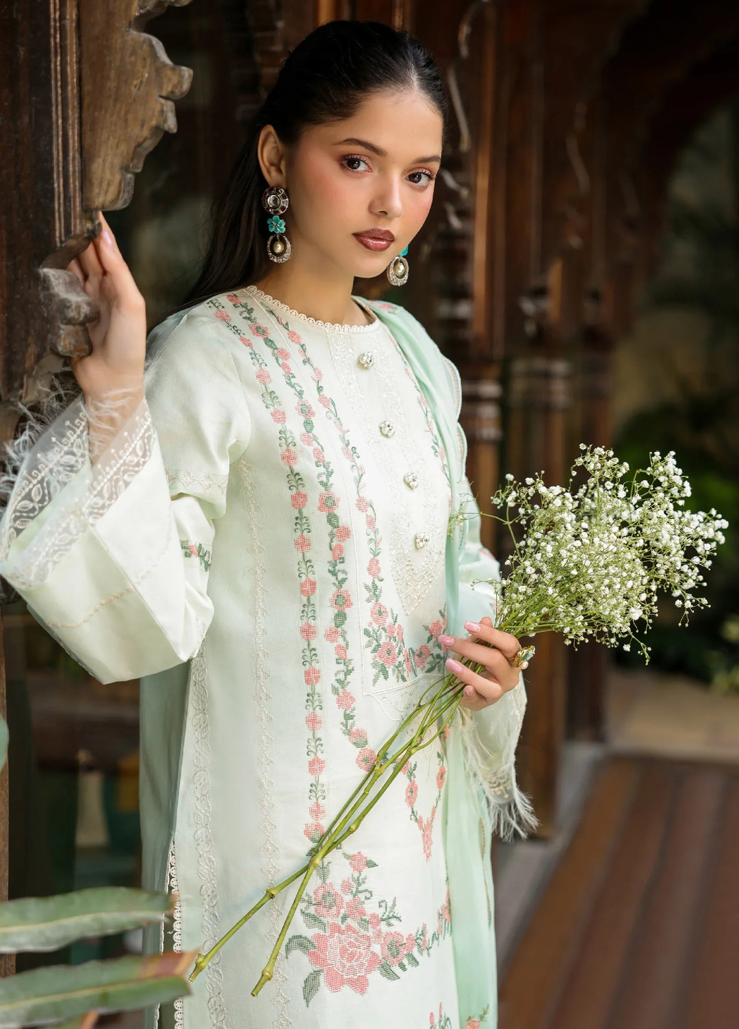 Shanaya by Mahnur Unstitched Embroidered Lawn 3 Piece Suit MN26USL SH-09 - Summer Collection