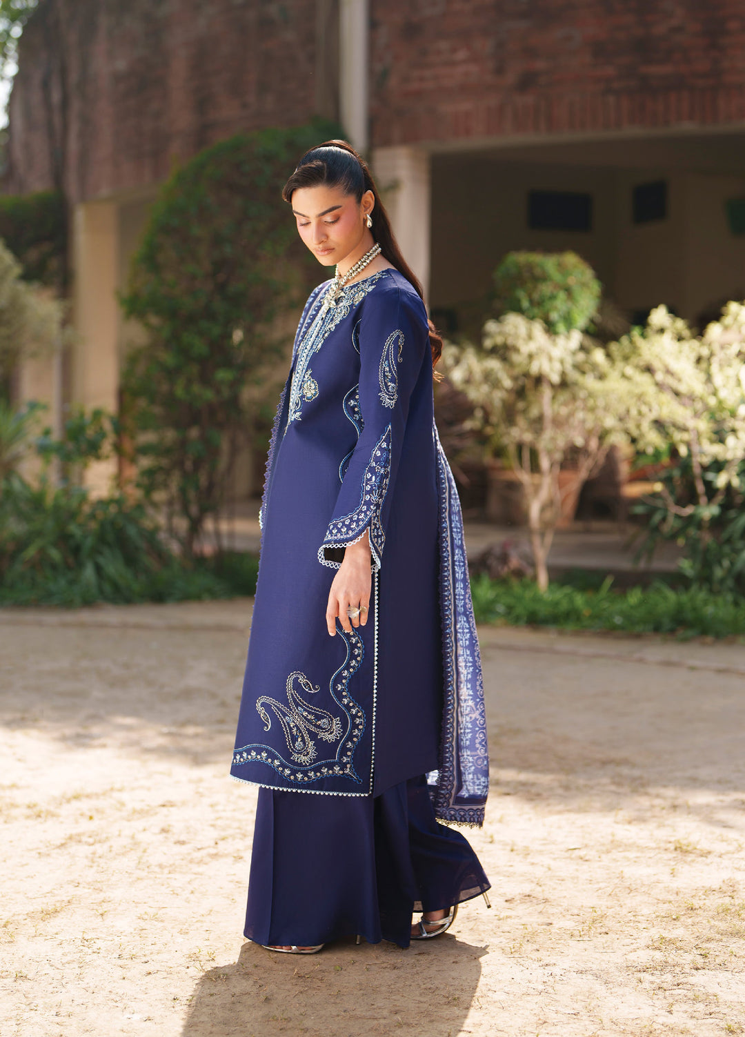 Fiona by Mahnur Unstitched Embroidered Lawn 3 Piece Suit MN26UFL F-06 - Summer Collection